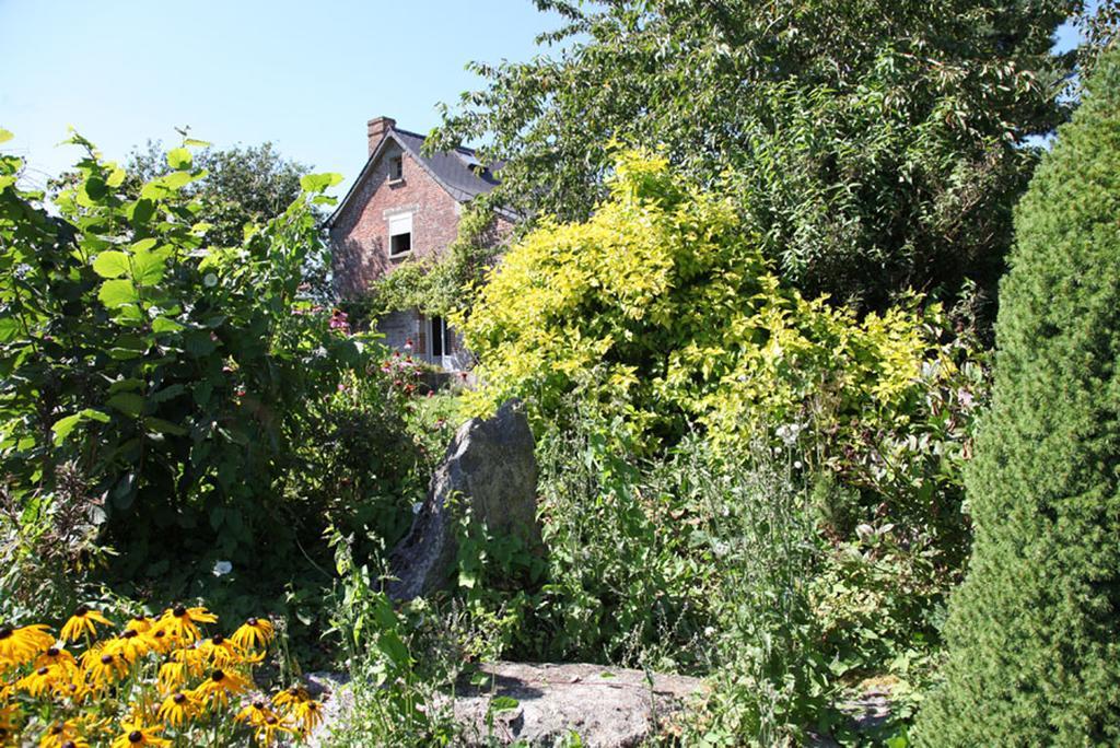 La Citadelle D'Hututu Bed & Breakfast Avesnes-sur-Helpe Exterior foto